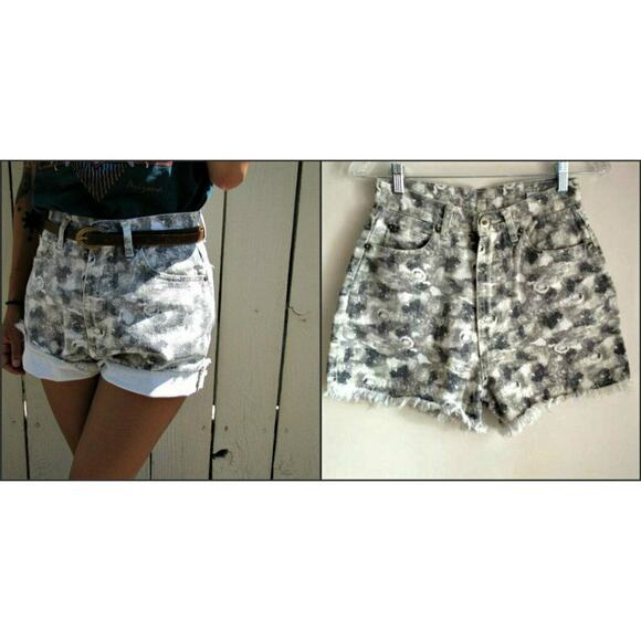Vintage Invisible Scribble Abstract Print Frayed Hem High Waist Short Shorts - Picture 4 of 5